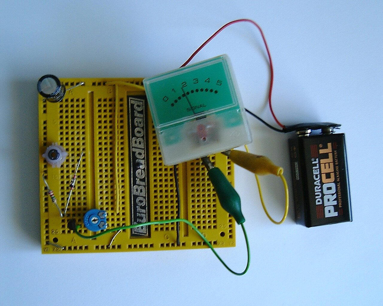 Surveillance Transmitter Detector circuit prototype